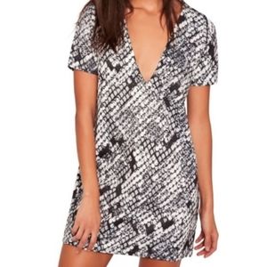 Missguided》 Black & White Snake Skin Bodycon Dress